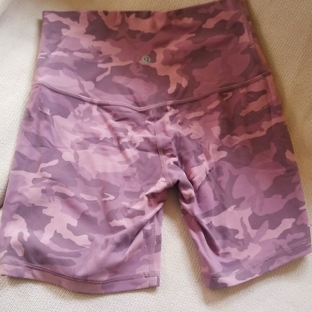 Lululemon Align pink camo bike shorts 6"